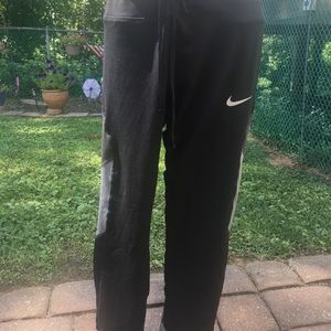 NWT: Nike Leggings